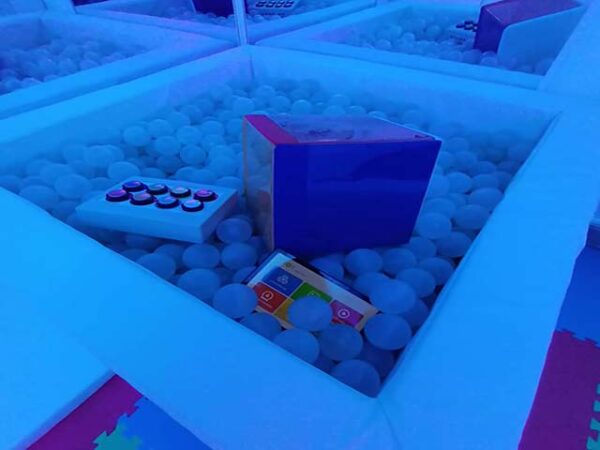 ALBERCA SENSORIAL INTERACTIVA “DOIT” CUADRADA