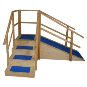 ESCALERA DE MADERA CON RAMPA
